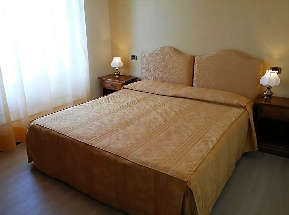 Hotel Riviera-1